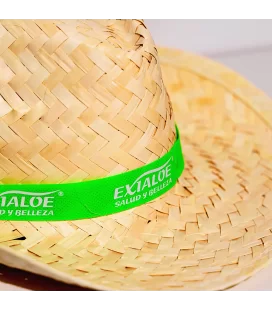 Chapéu de palha com fita verde