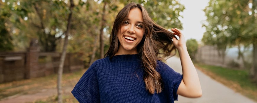 4 Hábitos para Cuidar tu Cabello como se Merece